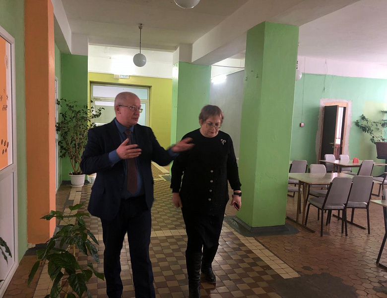 Уполномоченная по правам человека в Свердловской области Татьяна Мерзлякова посетила Баранчинский электромеханический техникум.