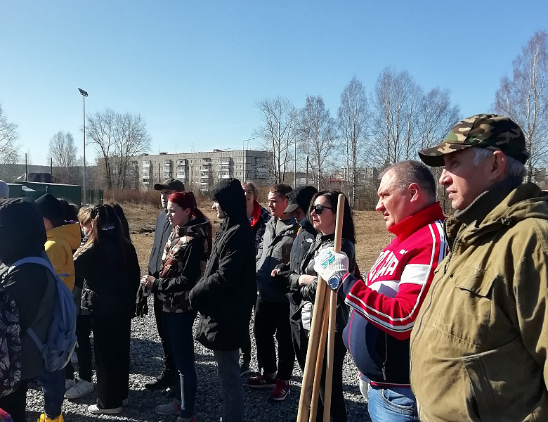 Волотеры БЭМТ приняли участие в городском субботнике